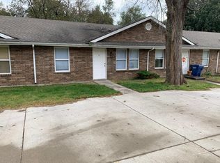 1107 SE Ray Dr APT B, Oak Grove, MO 64075