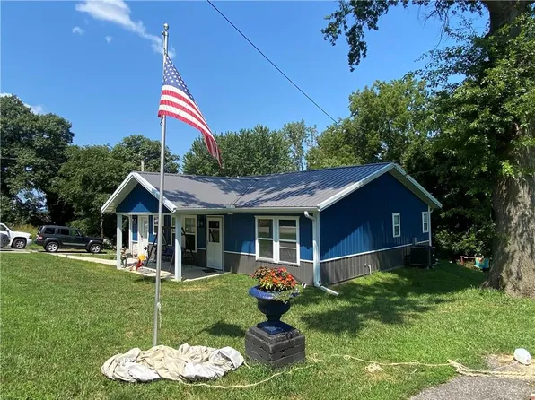 131 Tucker St, Saint Joseph, MO 64504