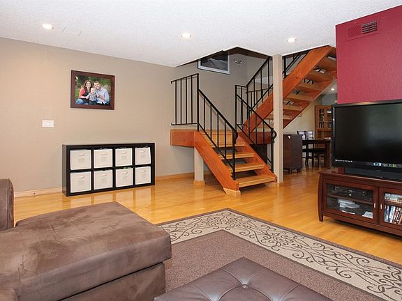 3rd image of 1510 Rhinecliff Way