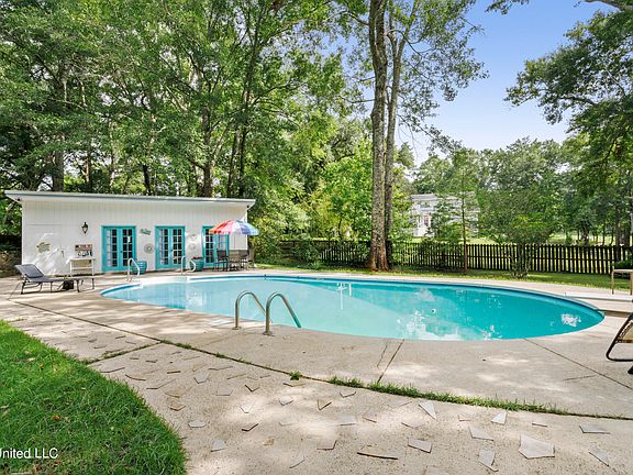 2nd image of 8116 Spanish Oak Dr