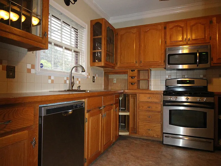 139 Thomas Jefferson Dr — Photo 6