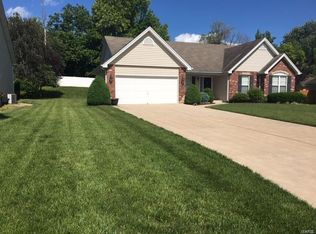 3216 Shady Oak Dr, Saint Charles, MO 63301