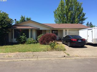 1882 Carver Pl, Cottage Grove, OR 97424