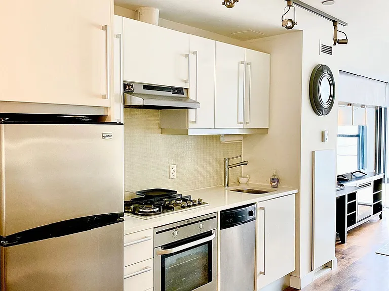 25 Oxley St #303 — Photo 8