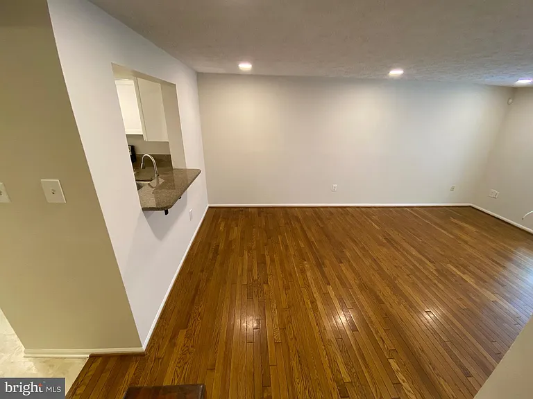 610 Coral Reef Dr — Photo 6