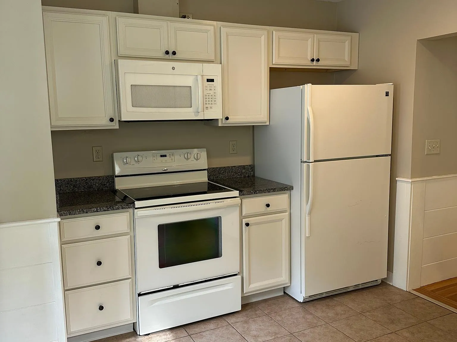 2 bed, 1.5 bath, 850 sqft, $2,300 — Photo 4