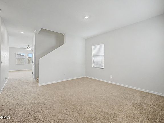 3rd image of 35268 W SANTA CLARA Avenue