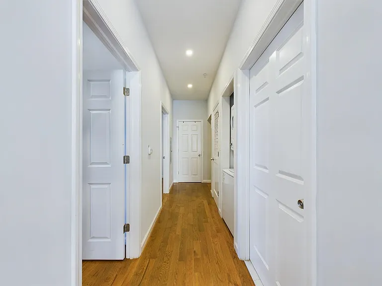 137 Monticello Ave #4 — Photo 23