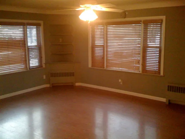 1225 Wagner Ave, Bloomfield Hills, MI 48302