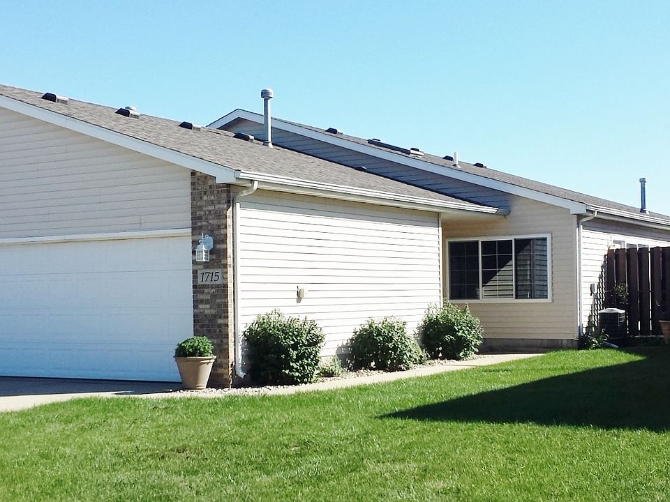 1st image of 1715 Dogwood Dr