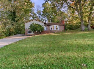 108 Cumberland View Dr, Oak Ridge, TN 37830