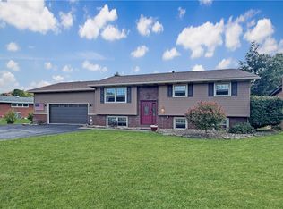 824 Shenango Stop Rd, New Castle, PA 16101