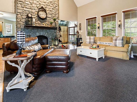 3rd image of 3712 Mira Vista Cir