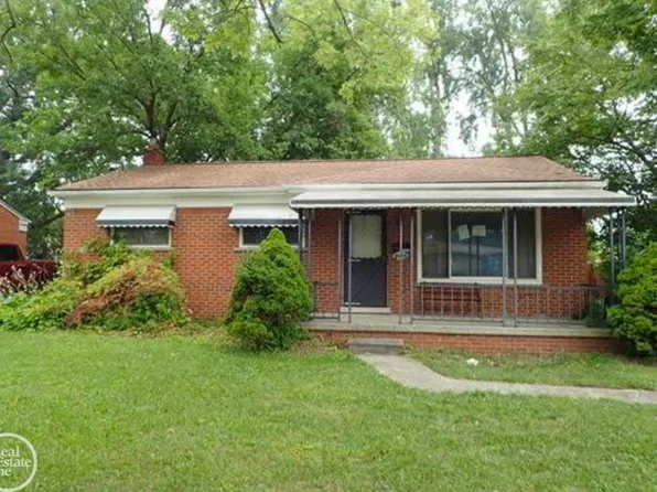 35524 Strathcona St, Clinton Township, MI 48035