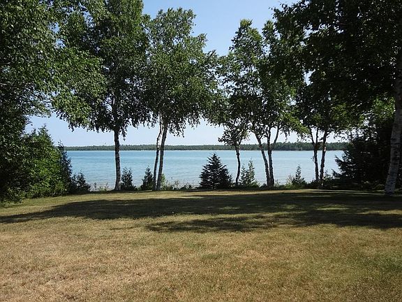 3rd image of 5261 Bay Shore Dr