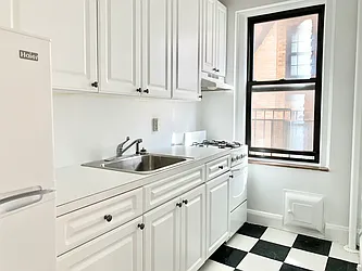 Rented by Arwell Realty