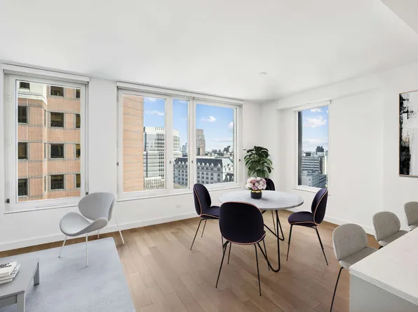 146 Pierrepont Street image 2 of 26