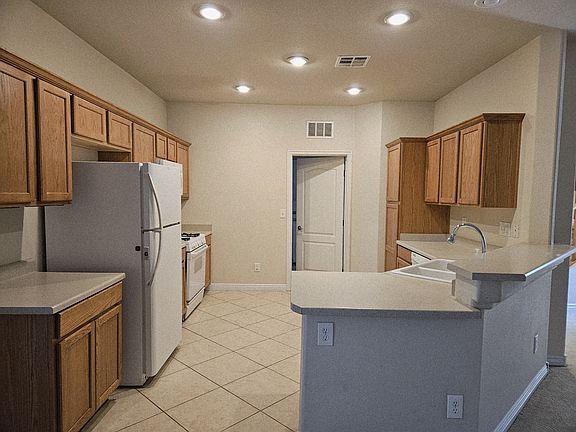 3rd image of 9776 Aleutian St
