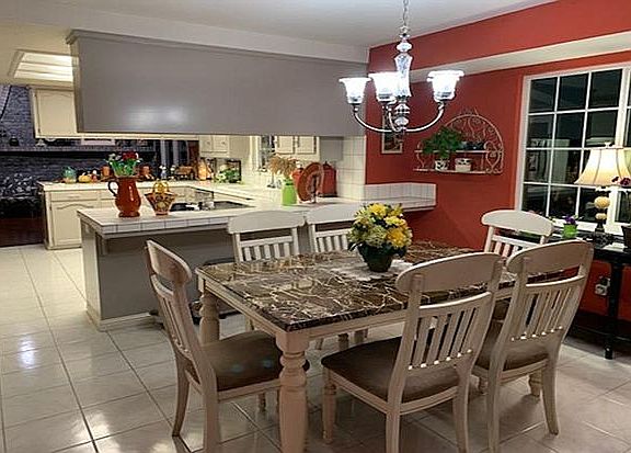 West Wing Kitchen and Nook