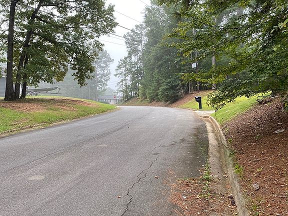 3rd image of 2550 Allison Dr