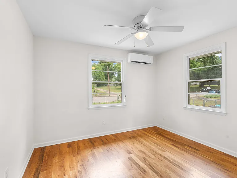 1036 Seymour Ave #A — Photo 11