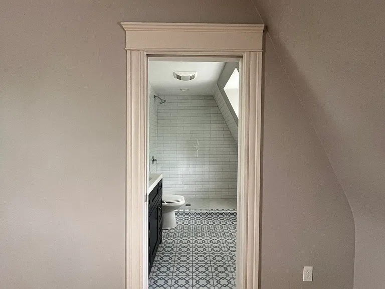 2040 Russell Blvd #2F — Photo 15