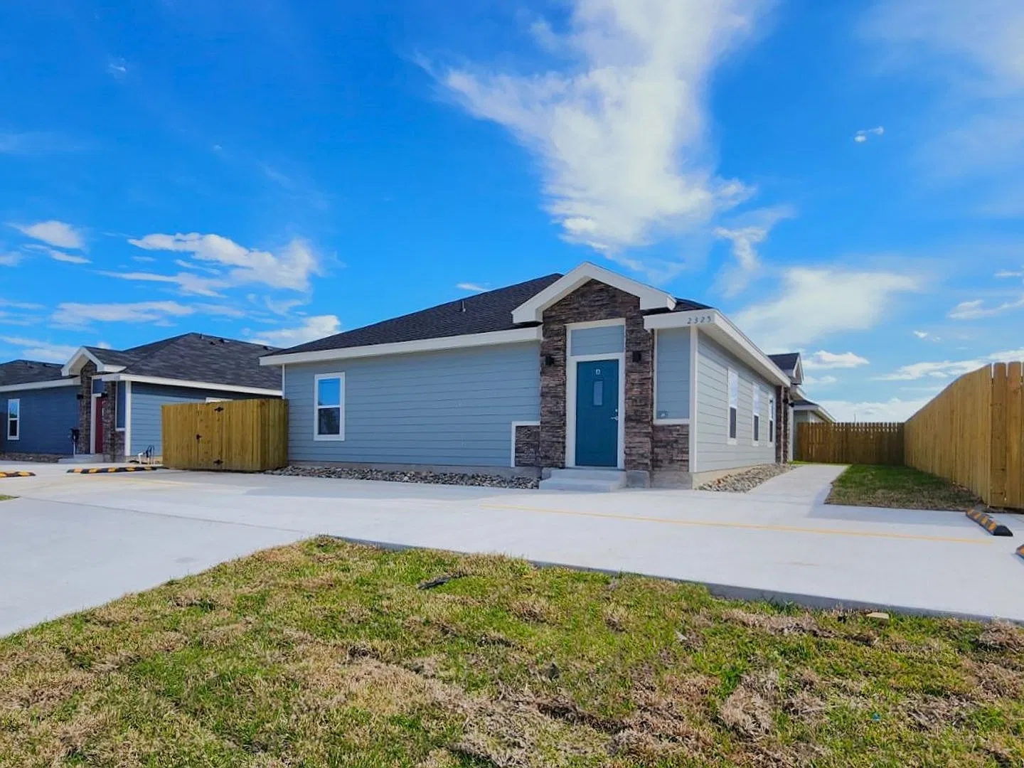 2325 N. Valley Circle — Photo 1
