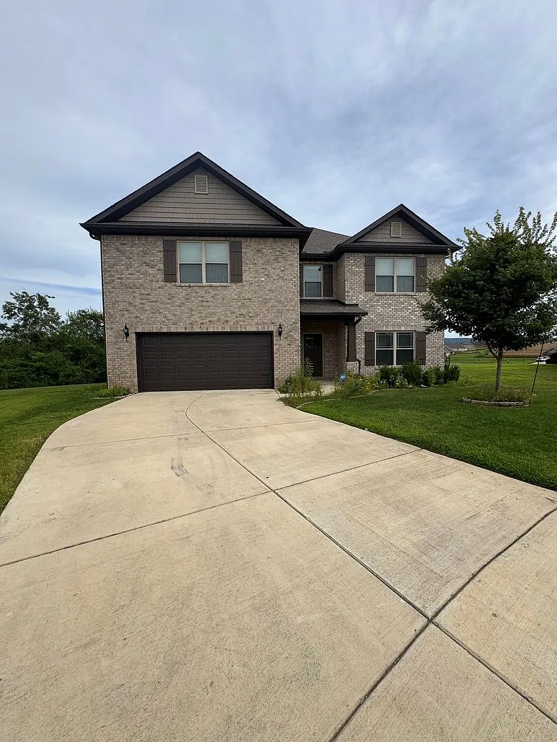 Building Photo - 203 Rye Cir