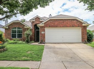 1061 Aviary, Aubrey, TX 76227