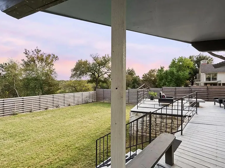 126 Lakeway Dr — Photo 44