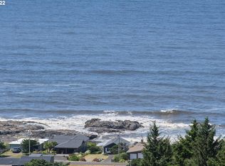 7200 Gimlet Ln #11, Yachats, OR 97498