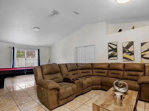 3rd image of 233 Red Maple Dr