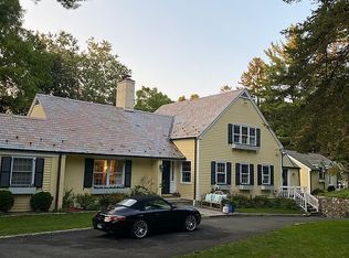 73 Hillcrest Park Rd, Old Greenwich, CT 06870