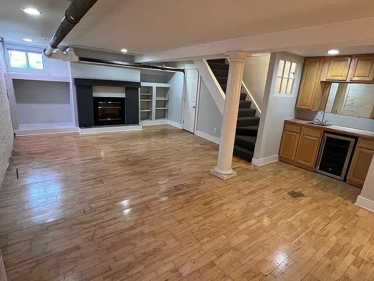 161 Prospect Ave NE #B — Photo 5