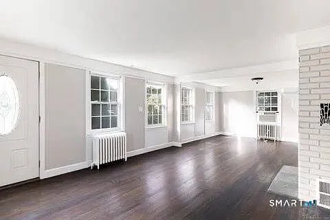 3 bed, 1.0 bath, 1170 sqft, $2,500 — Photo 3