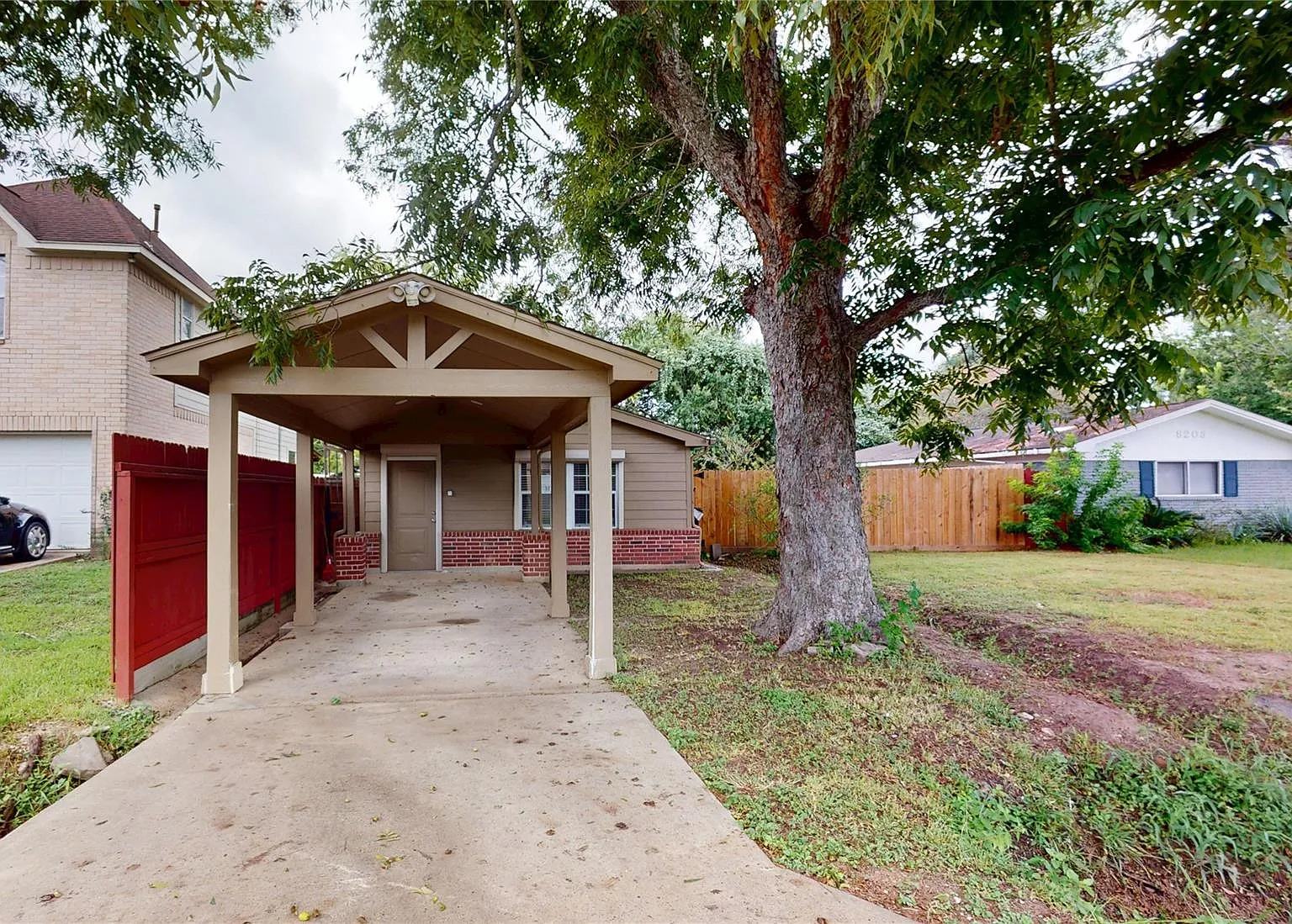 2 bed, 1.0 bath, 800 sqft, $1,600 — Photo 2