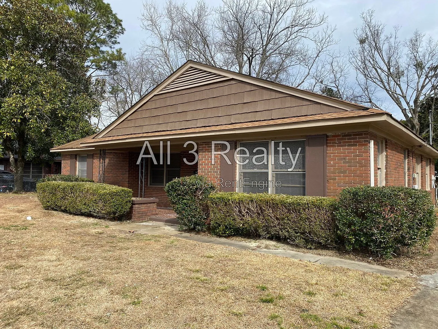 3 bed, 2.0 bath, 1616 sqft, $1,335 — Photo 2