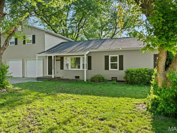 5514 Pontiac Dr, Fairview Heights, IL 62208