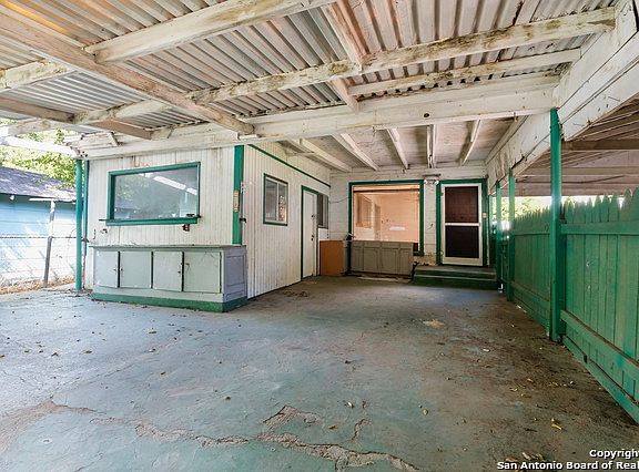 4th image of 206 Burcham Ave