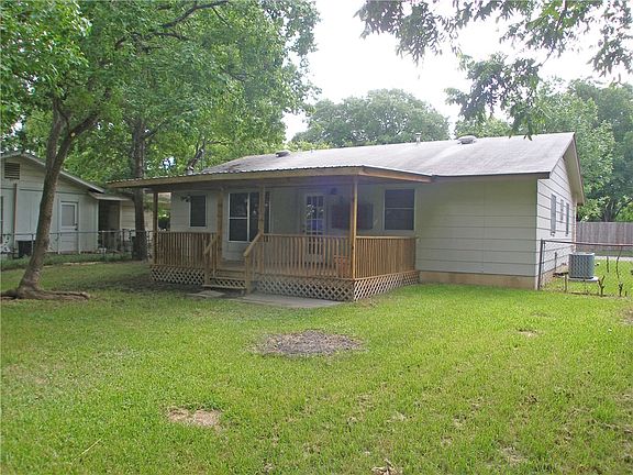 3rd image of 8518 Woodstone Dr