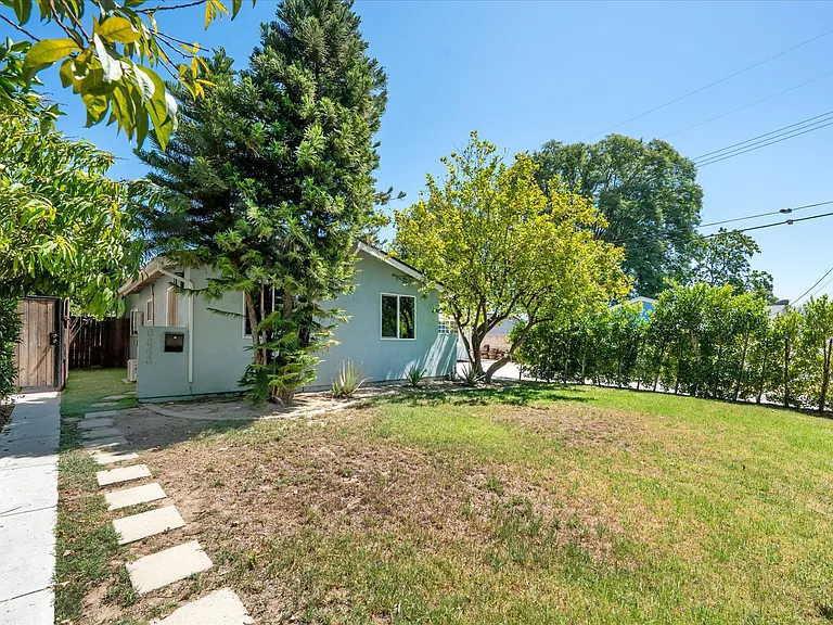 8846 Laramie Ave — Photo 38