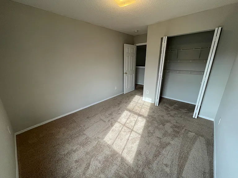 5 Bellmore Ct — Photo 32