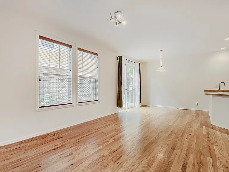 10875 E 28th Pl — Photo 7