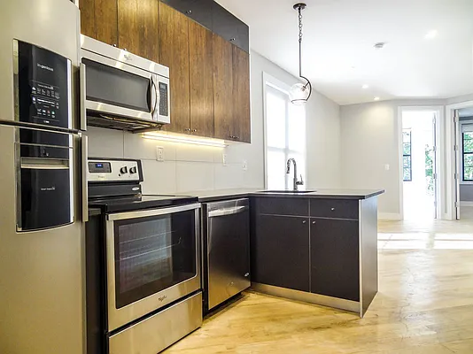 Rented by Miron Realty Group | media 77