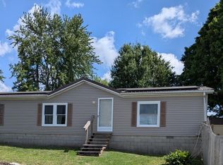 103 E Walnut St, Petersburg, IN 47567