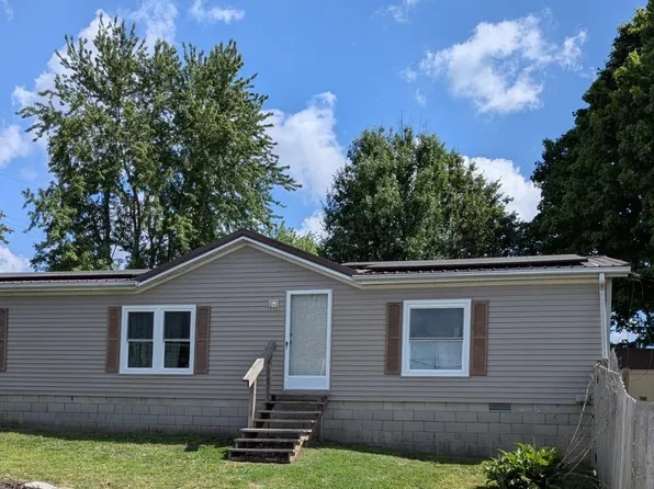 103 E Walnut St, Petersburg, IN 47567