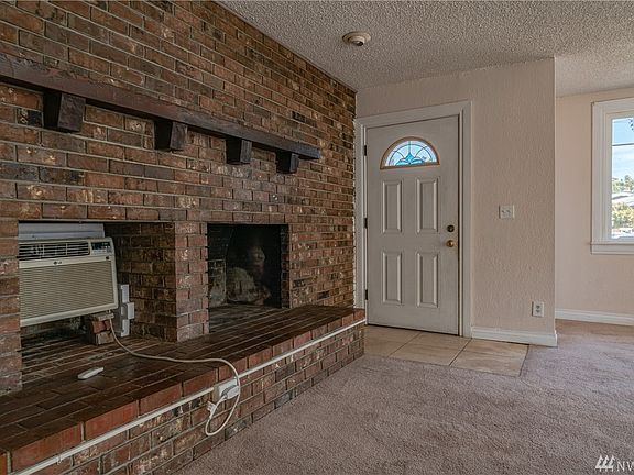 5th image of 230 N Franklin Ave