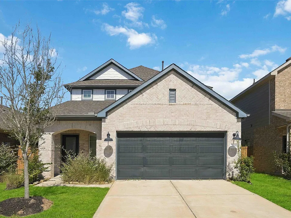 21614 Coral Mist Dr