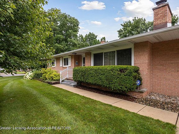 4th image of 207 Cambridge Dr