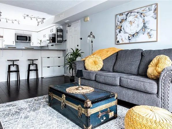 2010 Cleaver Ave #322, Burlington, ON L7M 4C1